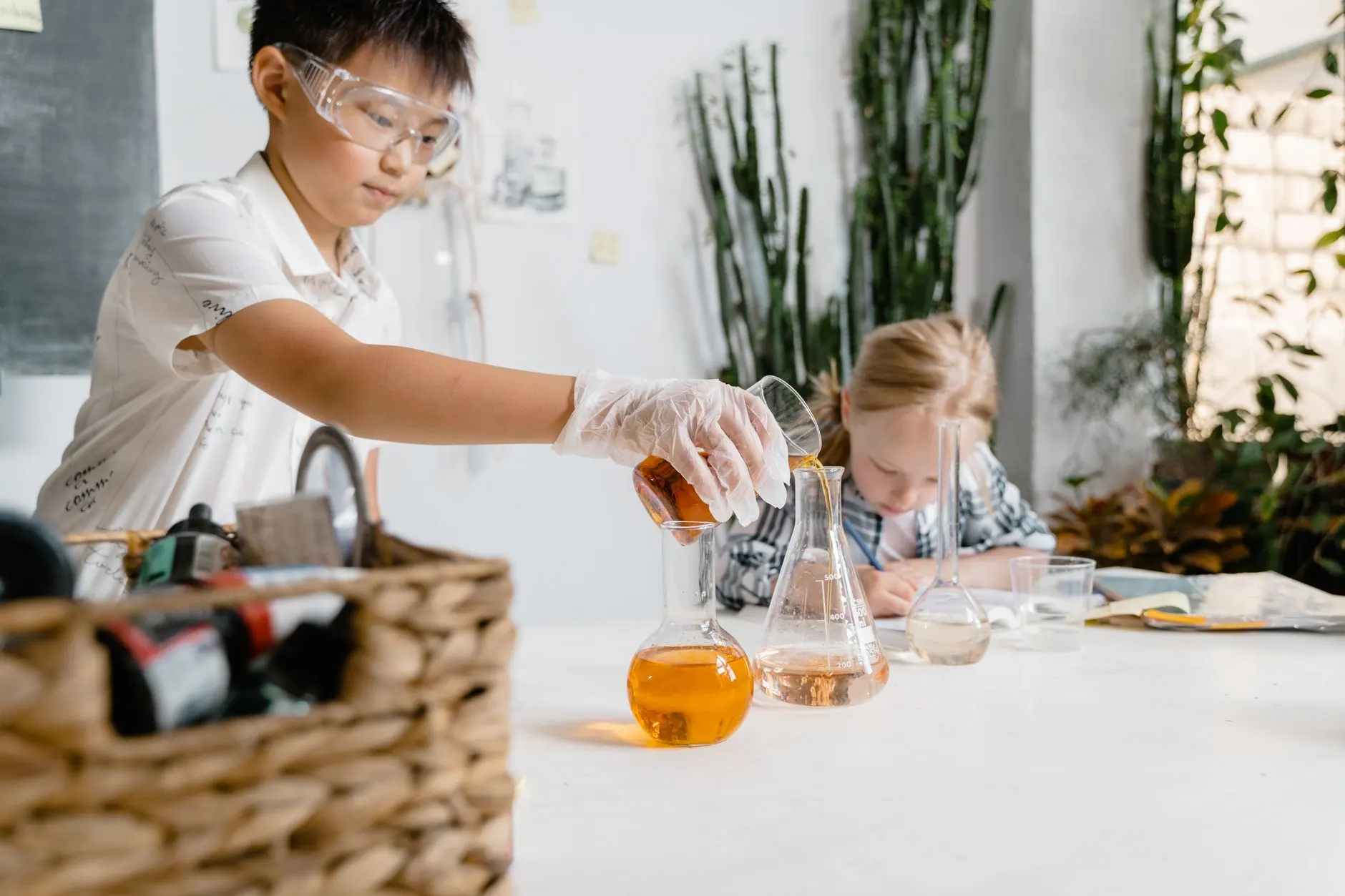 重庆顺工巧精密模具注塑成型系列产品技术优势解析